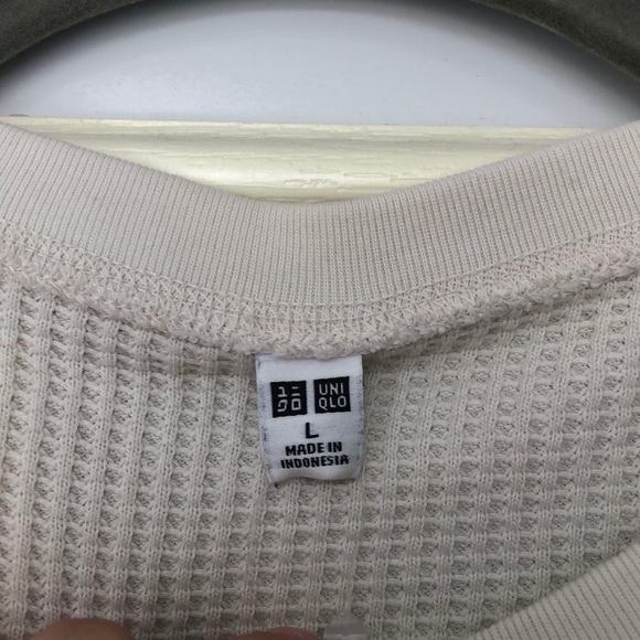Uniqlo long sleeve waffle tee - Picture 2 of 2